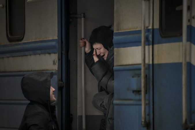Rusi nariadili zamestnancom železníc na Kryme špehovať cestujúcich, zatkli aj viacero ľudí