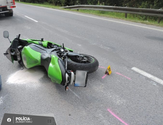 Tragická dopravná nehoda pri obci Klubina, mladý motocyklista prišiel o život (foto)