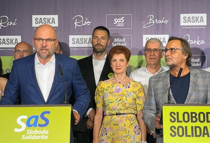 Herci Vajda a Karnasová načítali liberálom program, podľa Sulíka si ho voliči radšej vypočujú (video)