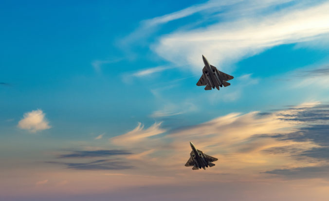 Výcvik ukrajinských pilotov na stíhačky F-16 začne na jeseň, oznámili Spojené štáty