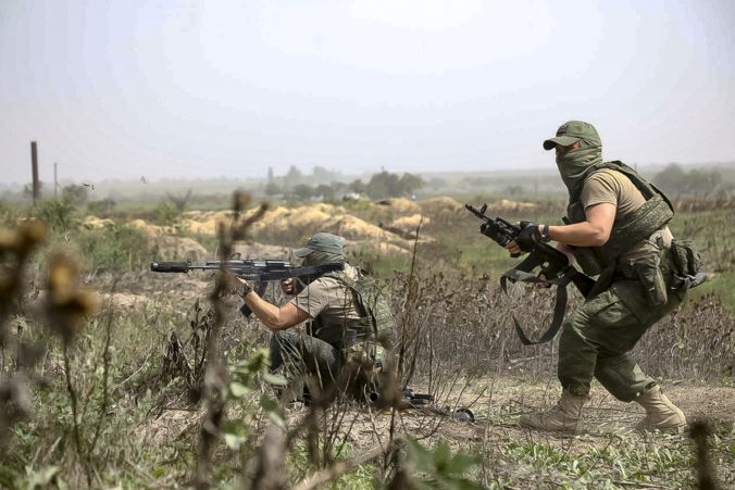 Ukrajinci pokračujú v protiofenzíve pri obci Robotyne, Rusi čelia útokom bez rotácie a posíl