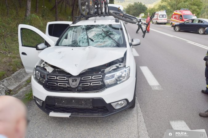 Auto zrazilo na priechode dôchodcu, zrážku neprežil (foto)