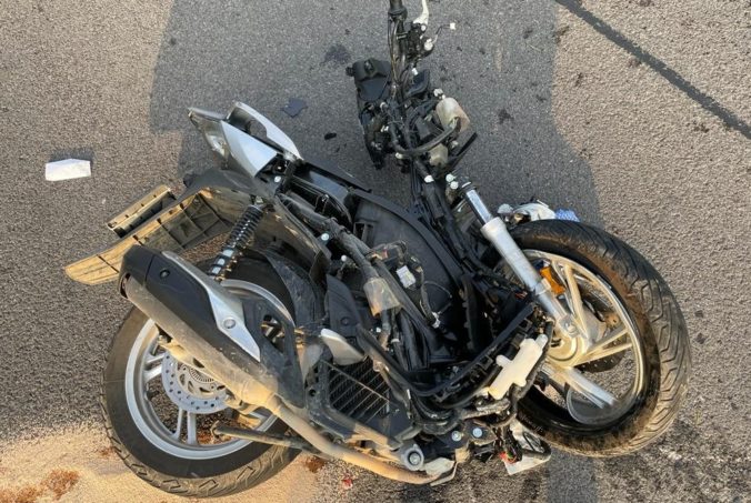 Čelná zrážka v Terchovej skončila tragédiou, motocyklista bol na mieste mŕtvy (foto)