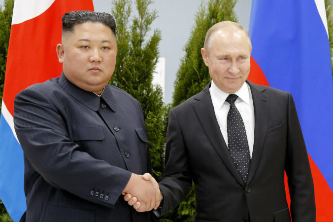 Kim plánuje vycestovať na rokovania o zbraniach za Putinom, údajne pôjde obrneným vlakom