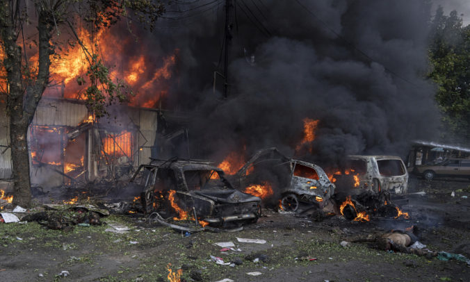Pri zbombardovaní tržnice v Doneckej oblasti zomrelo 16 ľudí, počet obetí sa pravdepodobne zvýši  