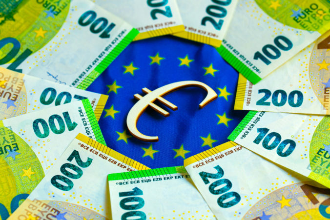 Európska komisia zhoršila prognózu ekonomického rastu eurozóny, dôvodom sú aj problémy nemeckého hospodárstva