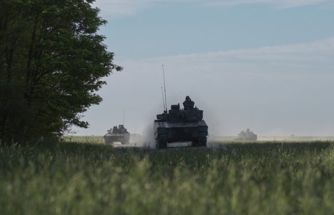 Ukrajina a Švédsko sa dohodli na spolupráci, plánujú vyrobiť tisíc bojových vozidiel CV-90