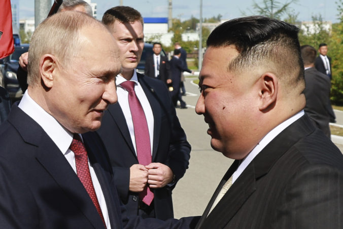 Kim nariadil kroky k rozvíjaniu vzťahov a upevnenie úspechu s Ruskom, ich spolupráca znepokojuje Južnú Kóreu aj USA