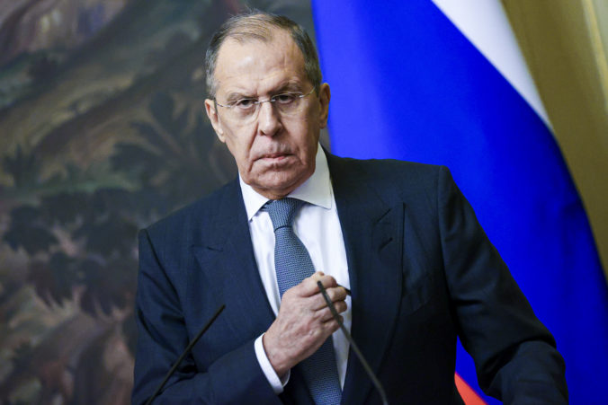 USA a ďalší spojenci Ukrajiny sú priamo vo vojne s Ruskom, vyhlásil minister zahraničia Lavrov