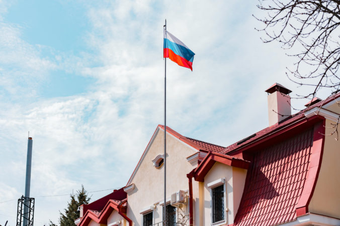 Ruská rozviedka spochybnila slobodné voľby na Slovensku, ministerstvo si predvolalo zástupcu ambasády