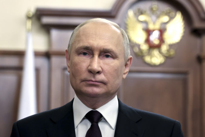 Putin napadol Ukrajinu, pretože „veril, že NATO je slabé“, myslia si Američania a cieľov sa stále nevzdal
