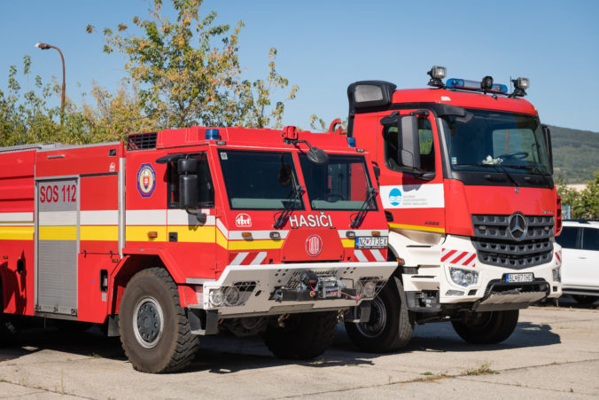 Bezpečnostní inovátori z AOMVSR upravujú vozidlá pre hasičov, policajtov, NAKA či pyrotechnikov