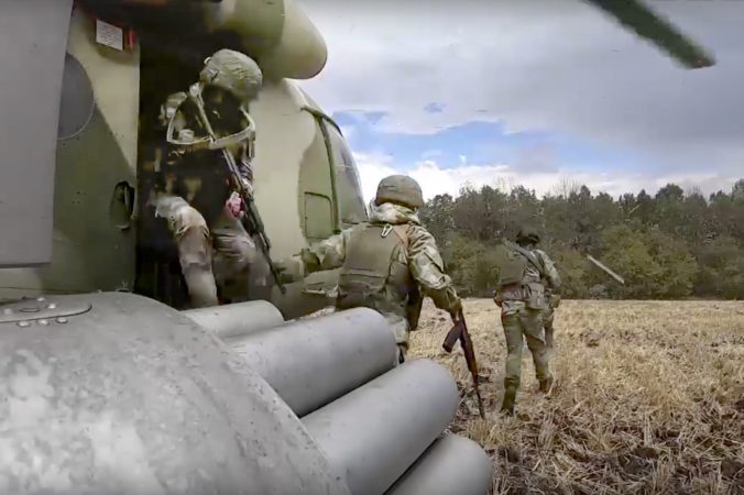 Ruská armáda presúva rezervy na sever od Bachmutu, Ukrajinskí vojaci sa snažia spôsobiť maximálne škody