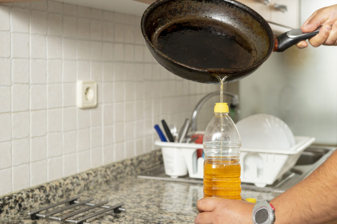 Dubničania môžu za tri litre použitého kuchynského oleja získať liter nového