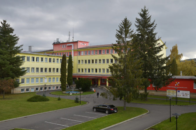 V Ľubovnianskej nemocnici zakázali návštevy na lôžkových oddeleniach, k blízkym sa dostanete len s povolením lekára
