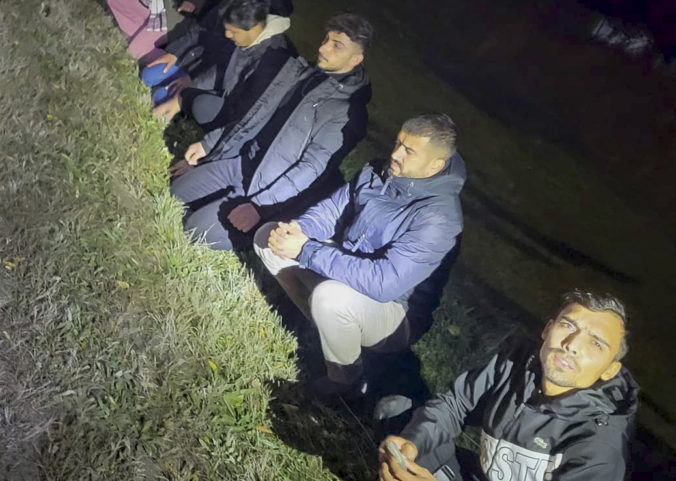 Srbská polícia po streľbe pri maďarských hraniciach zatkla Afgancov aj Turkov