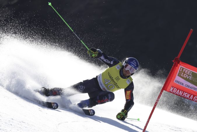 Obrovský slalom v Söldene predčasne ukončili po jazde Žampu, Nórka odišla po diskvalifikácii v slzách