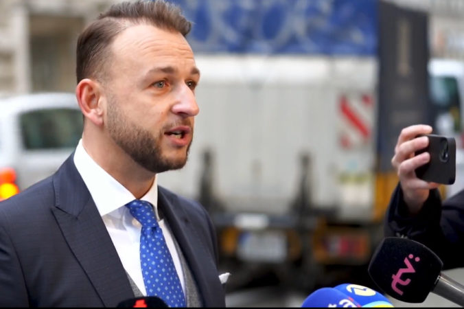Opoziční poslanci chcú mimoriadne zasadnutie ústavnoprávneho výboru, dôvodom sú kroky Šutaja Eštoka