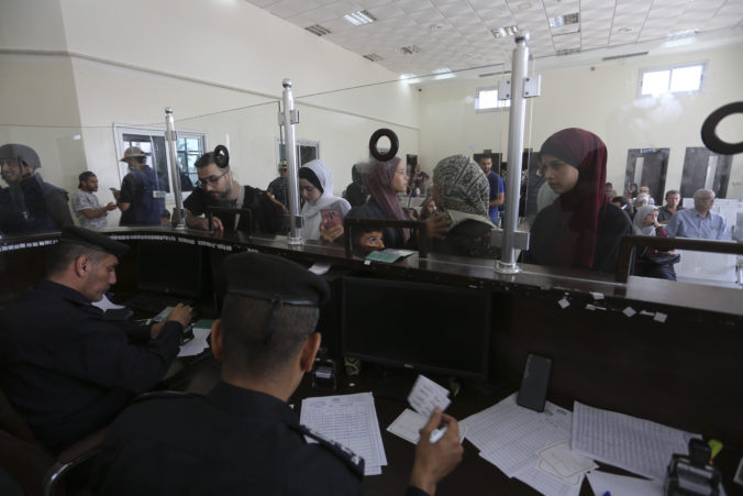 Egypt pomôže evakuovať takmer 7-tisíc cudzincov z Pásma Gazy (foto)