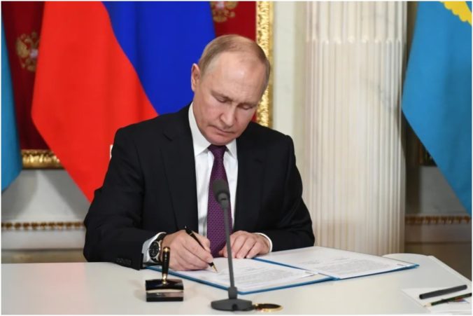 Putin podpísal zákon o anulovaní ratifikácie globálneho zákazu jadrových skúšok