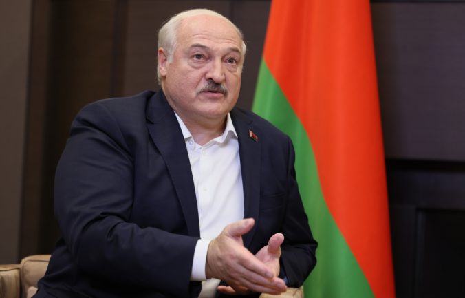 Západ už na Ukrajinu zabúda a Zelenskyj sa chystá na útek z krajiny, vyhlásil Lukašenko