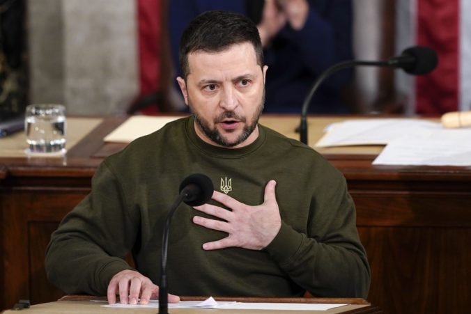 Zelenskyj oznámil zmenu vojenskej stratégie Ukrajincov a priznal pomalý pokrok, sú však stále motivovanejší než Rusi