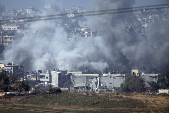 Po náletoch vo vojenskej štvrti Gazy zahynulo asi päťdesiat bojovníkov Hamasu, tvrdí izraelská armáda