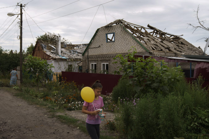 Takmer polovica ukrajinských detí, ktoré zažili hrôzy vojny vojny, sa bojí hlasných zvukov a mnohé sú podráždené