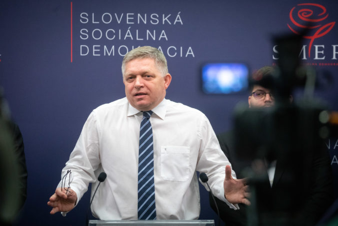 Slovenskí europoslanci poukazujú na Ficove nedemokratické sklony, žiadajú preveriť jeho kroky voči novinárom