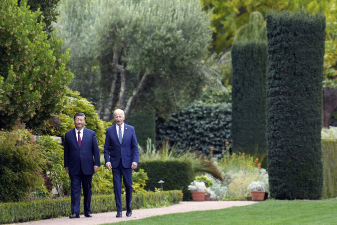Zem je dostatočne veľká na to, aby boli úspešné obe krajiny, povedal Si Ťin-pching po stretnutí s Bidenom