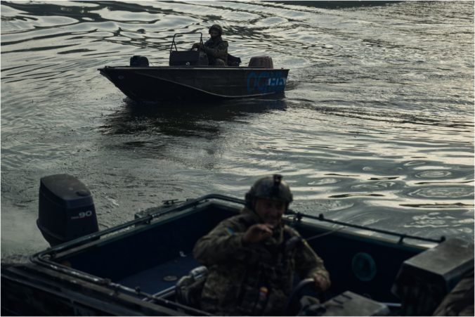 Ukrajinské sily vykonali sériu úspešných akcií na brehu rieky Dnipro, Rusi prišli o takmer 3 500 vojakov