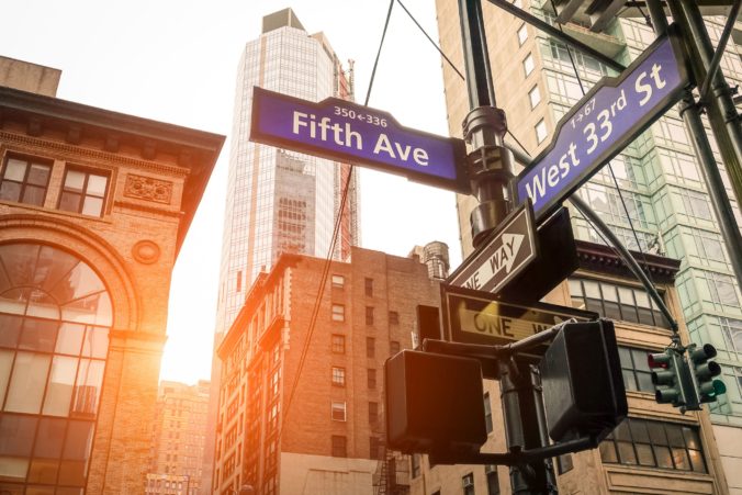 Piata Avenue v New Yorku je najdrahšou nákupnou ulicou na svete, udržala si prvé miesto v porovnaní s minuloročným rebríčkom