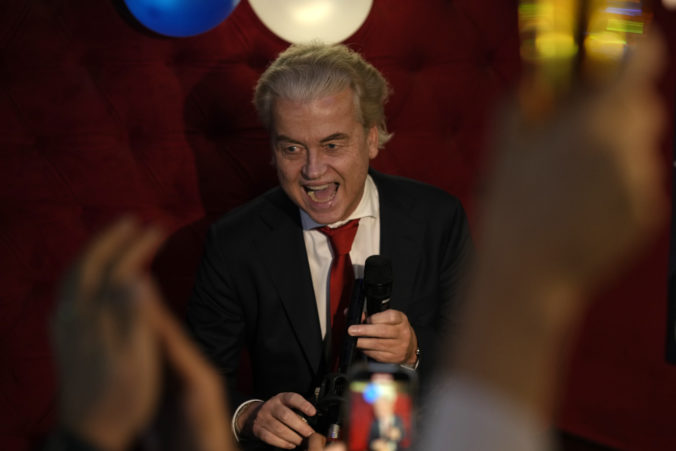 Víťazom volieb v Holandsku sa stal protiislamský populista Wilders, oproti predošlým získal dvojnásobok kresiel 