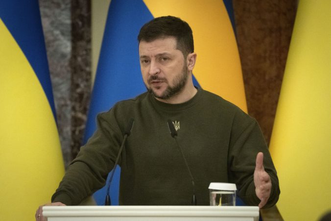 Ruský útok na Ukrajinu v Deň pamiatky obetí hladomoru je „zámerným terorom“, vyhlásil Zelenskyj