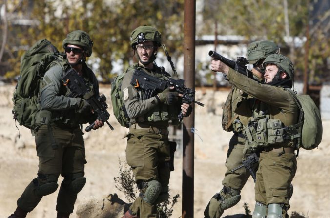 Izraelská armáda údajne zabila na Západnom brehu Jordánu osem Palestínčanov