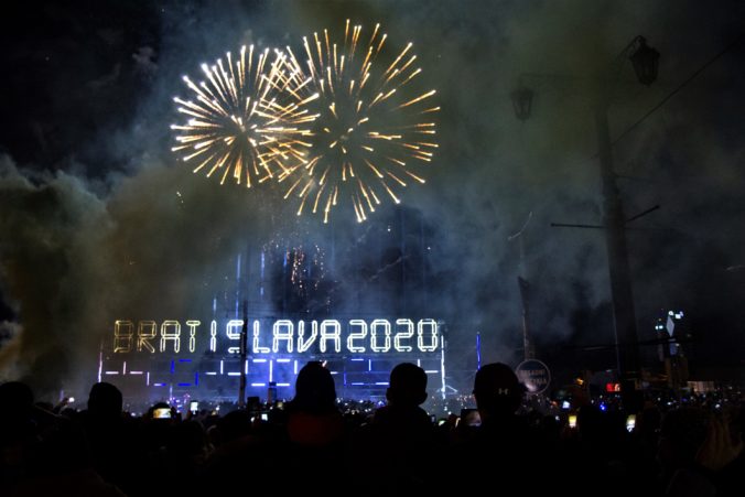 Bratislava privíta nový rok bez ohňostroja, výpadky z rozpočtu nútia hlavné mesto šetriť a dôvody sú aj ekologické