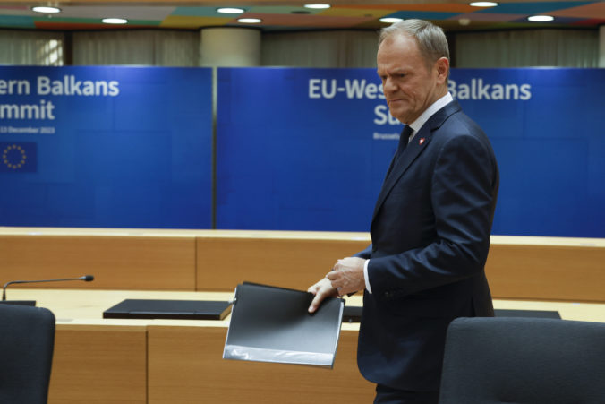 Poľský premiér Donald Tusk varoval Európsku úniu pred apatiou voči Ukrajine