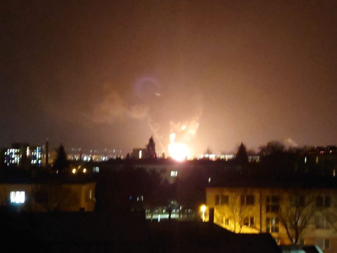 V Prešove vypukol mohutný požiar, z miesta hlásili aj výbuchy (video+foto)