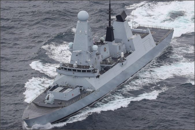 Britské námorníctvo zostrelilo dron v Červenom mori, mieril na obchodnú lodnú dopravu