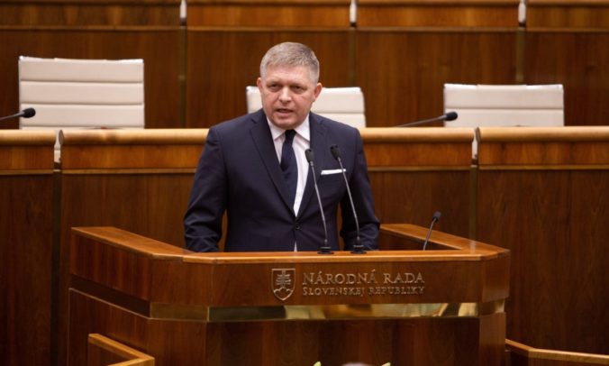 Premiér Fico žiada opozíciu, aby nerobila z občanov Slovenska rukojemníkov