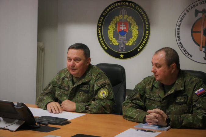 Slovenskí vojaci plnia úlohy v zahraničí aj počas sviatkov, generál Zmeko im zaželal pokojnú službu