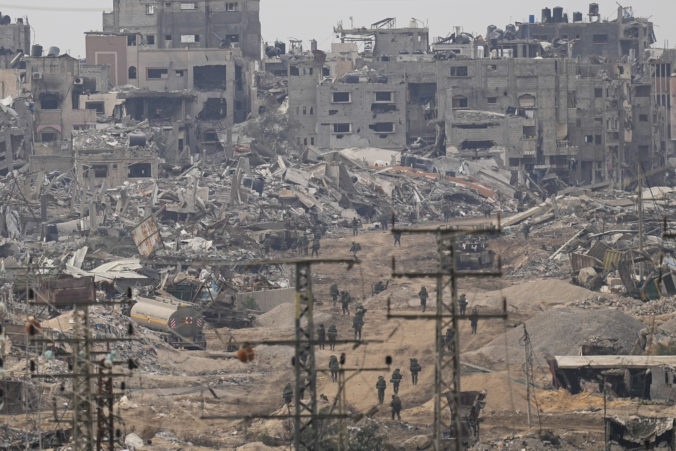 Izrael rozširuje ofenzívu v Pásme Gazy, predstavitelia OSN upozorňujú na nebezpečenstvo pre civilistov