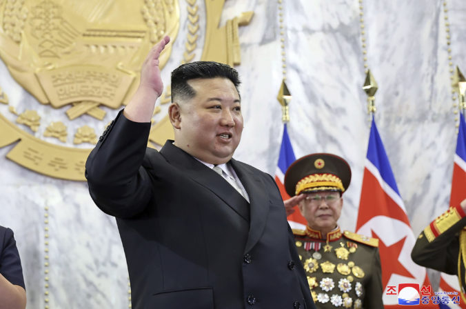 Severná Kórea vypustí nové špionážne satelity, podľa Kim Čong-una je vojna „nevyhnutná“