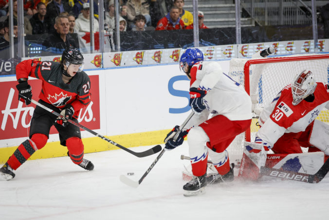 MS v hokeji do 20 rokov: Česi vyradili Kanaďanov, Švédi sa vo štvrťfinále natrápili so Švajčiarmi (video)