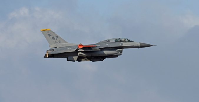 Belgicko pošle do Dánska dve stíhačky F-16 a inštruktorov pre výcvik ukrajinských pilotov