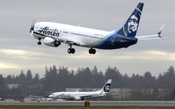 Americké úrady po incidente letu Alaska Airlines uzemnili na kontrolu 171 lietadiel, kontrola jedného trvá od štyroch do osem hodín
