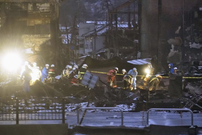 Počet obetí zemetrasenia v Japonsku stúpol na 168, približne 30-tisíc ľudí prebýva v evakuačných centrách (foto)