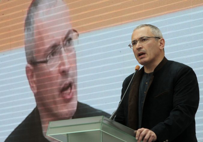 Rusko zaradilo Chodorkovského na zoznam hľadaných ľudí, viní ho zo šírenia falošných informácií o ruskej armáde