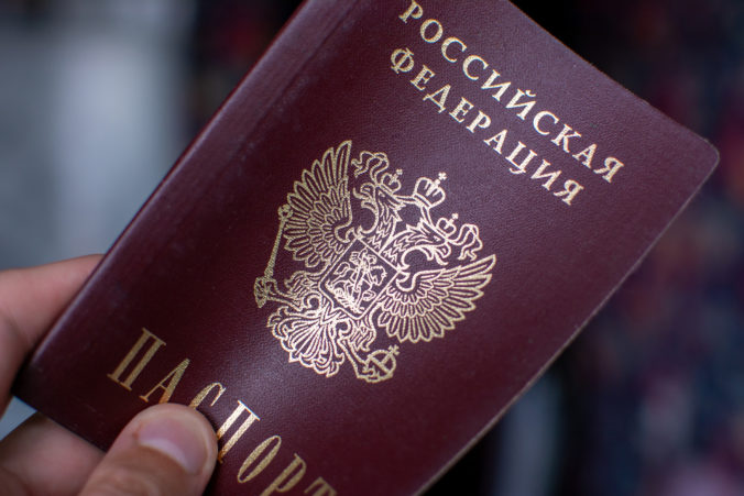 Moskva dá Ukrajincom uhlie výmenou za ich súhlas s prijatím ruského pasu, ostatní sú odsúdení na smrť od zimy