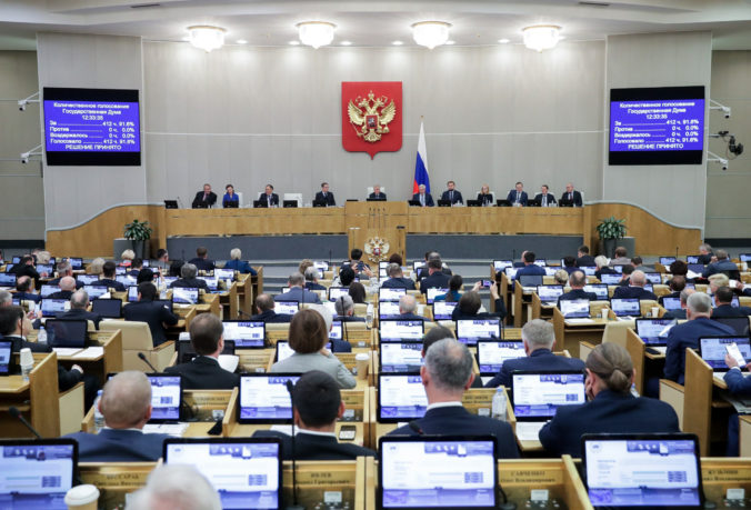 Štátna duma chce novým zákonom skonfiškovať majetok odsúdeným za šírenie „falošných správ“ o vojne na Ukrajine